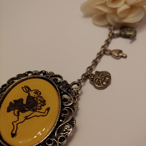 Vintage OOAK Handmade Alice in Wonderland Necklace - Picture 2 of 5
